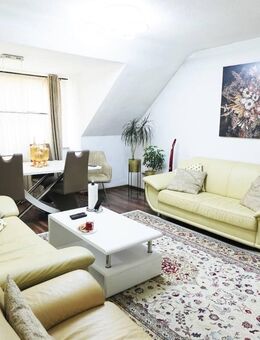 Gepflegte 3-Zimmer-Wohnung mit Loggia und Garage - Remscheid