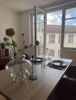 Charmante und lichtdurchflutete 2,5 Zimmer Wohnung mit Balkon - Pforzheim