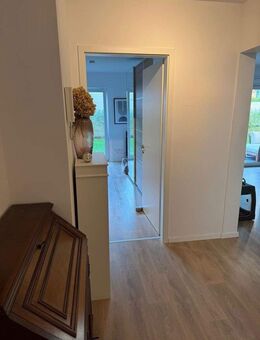 Zuhause heute- Moderner und energieeffizienter Neubau (KfW40) mit 4 Zimmer Wohnung - Paderborn