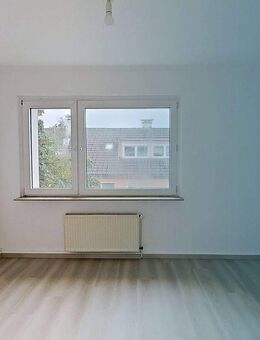Helle 3-Zimmer-Wohnung mit Badewanne im Wuppertaler Stadtteil Barmen - Wuppertal