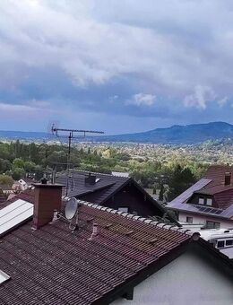Sonnige Aussichtslage mit Weitblick - Reiheneckhaus mit Galerie, Studio und großem Garten in Happurg - Happurg