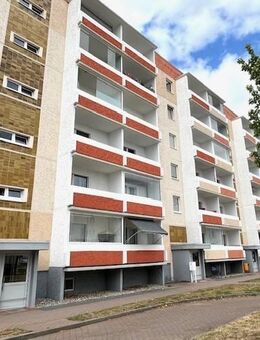 Wohnen, 02. OG rechts, Karl-Bartels-Str. 8 mit Gutschein für Bodenbelag - Waren (Müritz)