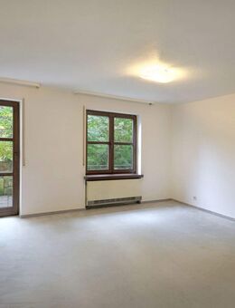 Komfortable 2-Zimmer-Wohnung mit zwei Terrassen und Tiefgaragenplatz - Renningen