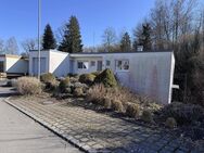 Stilvoller Flachdachbungalow mit Garten und Einliegerwohnung - Biberach (Riß)