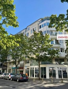IMMOBERLIN.DE - Sonnige Dachgeschosswohnung mit Lift – Wohnharmonie in der City-West - Berlin