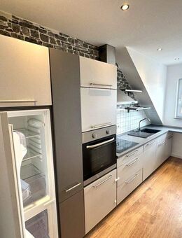 Gemütliche 3-Zimmer-Dachgeschosswohnung in Gelsenkirchen-Buer! Einbauküche inklusive - Gelsenkirchen