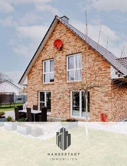 Modernes Einfamilienhaus mit Außenpool, Kamin u.v.m. in Hohnstorf - Hohnstorf (Elbe)