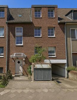 Sanierte Maisonettewohnung in guter Wohnlage von Düsseldorf-Unterrath - Düsseldorf