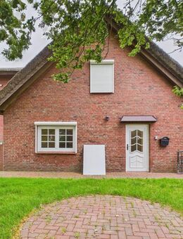 **Unter Reet mit 2 Wohnungen in bester Deichlage mit Blick in die Marsch** - Nordstrand