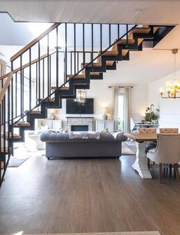 Eleganz trifft Großzügigkeit: Ihre Maisonette mit offenem Flair! - Achim