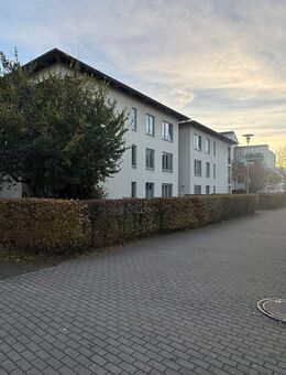 Sicher investieren: Energieeffiziente 2-Zimmer-Wohnung mit treuer Mieterin in Schönefeld - Schönefeld