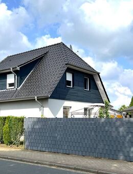 Provisionsfreier Verkauf! Zwei vermietete Einfamilienhäuser mit Carport und Garten in zentrumsnaher Siedlungslage - Wildeshausen