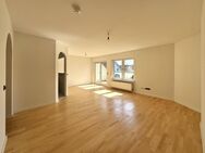Charmante Dachgeschosswohnung mit großzügigem Wohnbereich in ruhiger Lage! - Hanau (Brüder-Grimm-Stadt)