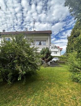 Gepflegte Doppelhaushälfte mit Ausbaureserve und Traumgarten - Rot (Rot)