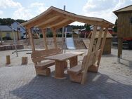 Überdachte Gartenmöbel aus Lärchenholz .,,Hochzeitsgeschenk. Holzmöbel. Krongartmöbel . - Steyerberg