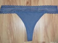 String Tanga mit Spitze blau Gr. L - Bremen Zentrum