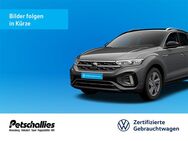 VW Touran, 1.5 TSI Move BEH FRONTSCHEIBE, Jahr 2023 - Hamburg