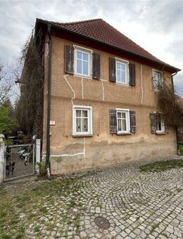 Ehemaliges Pfarrhaus mit idyllischem Garten und viel Potential - Illesheim