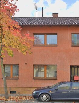 Charmantes Reihenmittelhaus mit 141 qm Wohnfläche, Garage, Terrasse und Südgarten - Waghäusel