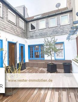 Sanierte Wohnung mit Parkett, EBK und großer Außenterrasse & Glasfaseranschluss in zentraler Lage - Krefeld