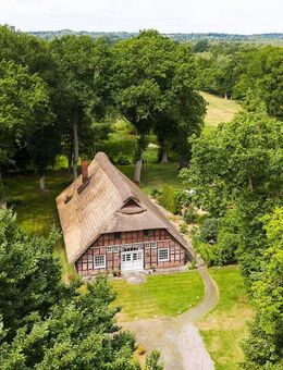 Wohntraum unter Reet - Denkmalgeschütztes Fachwerkhaus mit Weide und Scheune in idyllischer Lage - Osterholz-Scharmbeck