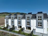 Neubau - Reihenmittelhaus in attraktivem Neubaugebiet - inkl. Solaranlage, Einbauküche, Carport uvm. - Hilzingen