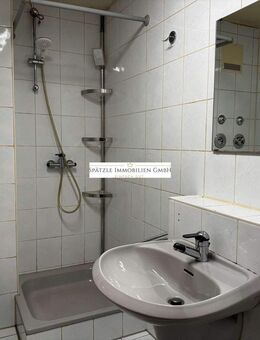 Schicke kleine, renovierungsbedürftige DG-Wohnung - Möglingen