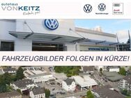 VW Golf, 2.0 TSI R-LINE, Jahr 2023 - Solingen (Klingenstadt)
