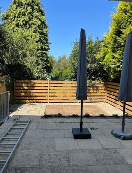 *** BAD HOMBURG *** REIHENMITTELHAUS + 2 Stellplätze sowie weitere Flächen nahe STADTGRENZE ZU DORNHOLZHAUSEN *** - Bad Homburg (Höhe)