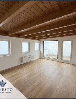 Wunderschöne lichtdurchflutete Dachgeschosswohnung mit großer Dachterrasse Perfekt für Studenten! - Magdeburg