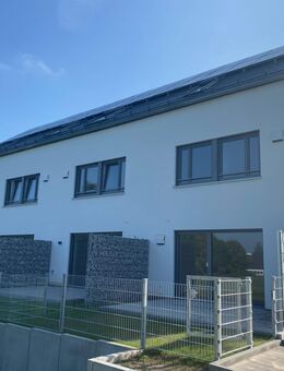 Reihenmittelhaus in Sandelzhausen mit gehobener Ausstattung und Einbauküche! - Mainburg