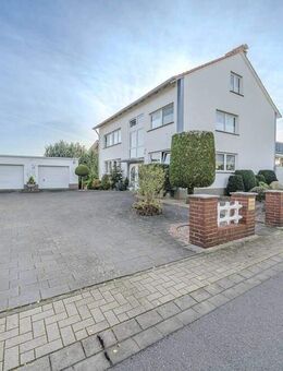 Interessantes Mehrgenerationenhaus oder Kapitalanlage! Entscheiden Sie! - Schloß Holte-Stukenbrock