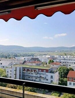 Fernsicht pur! 4,5 Zi.-Wohnung mit Aufzug und Garage! - Weinstadt