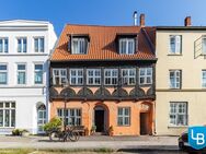 Für Kapitalanleger: Denkmalgeschütztes Mehrfamilienhaus mit historischem Charme - Lübeck