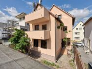 +++ frei-/leerstehend & teilweise möbliert - 3-Familien-Haus - Terrasse, Grünfläche & 2 Balkone - zentral & ruhig +++ - Stuttgart