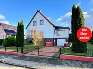 HORN IMMOBILIEN++ Burg Stargard, Einfamilienhaus mit Garage und geschlossener Veranda, Randlage - Burg Stargard