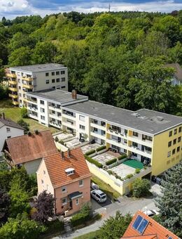 Achtung Kapitalanleger! Toll sanierte 3-Zimmer-Wohnung mit Terrasse und TG-Stellplatz in ruhiger Coburger Stadtrandlage - Coburg