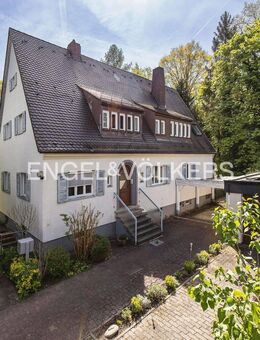 Charmantes Einfamilienhaus mit Gartenanlage im Parkstil - Nürnberg