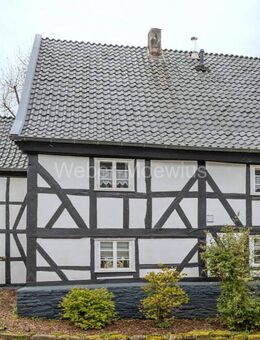 Kernsanierter Fachwerkhaus-Traum mit schönem Garten - Wiehl