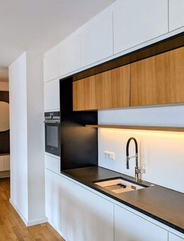 3-Zimmer-Wohnung mit 2 Bädern & 2 TG-Plätzen - Schreinerküche, provisionsfrei - Wolfratshausen