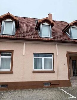 Einfamilienhaus mit Einliegerw. od. Büro in ruhiger Umgebung von KA-Grünwinkel - Karlsruhe