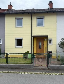 Klein aber fein - leerstehendes Reihenmittelhaus in ruhiger Siedlung in Weiden - Hammerweg - Weiden (Oberpfalz)