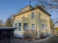 Großes Einfamilienhaus mit Flair: 6 Zimmer, Kaminofen, WiGa, Südwest-Ausrichtung, Energiekennwert C - Stahnsdorf