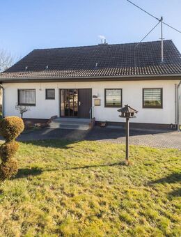 Hier blüht das Familienleben! Großzügiges Haus mit Garten, Garage & Möglichkeiten in Willroth - Willroth