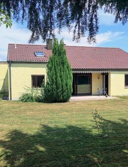 Attraktives EFH mit Garage und großem Garten in Beratzhausen - Beratzhausen