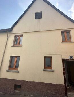 Kleines saniertes Haus in 35638 Leun-Biskirchen - Leun