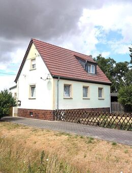 Freistehend, charmant, voller Möglichkeiten - hier beginnt dein Projekt Eigenheim! - Aken (Elbe)