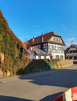 RSI Invest bietet an: Fachwerkhaus mit schönem Hof, nutzbarer Scheune und viel Entwicklungspotential - Herxheim (Landau)