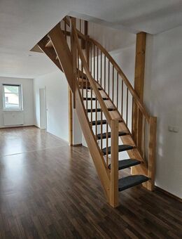 Großzügige 4-Raum-Etagenwohnung mit Einbauküche - Lugau (Erzgebirge)