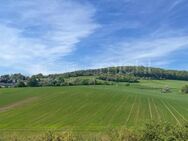Energiesparendes 2-Familienhaus mit Fernblick - Stadtnah, familienfreundlich, großes Grundstück & viel Raum für individuelle Entfaltung! Balkon mit Fe - Bad Kissingen